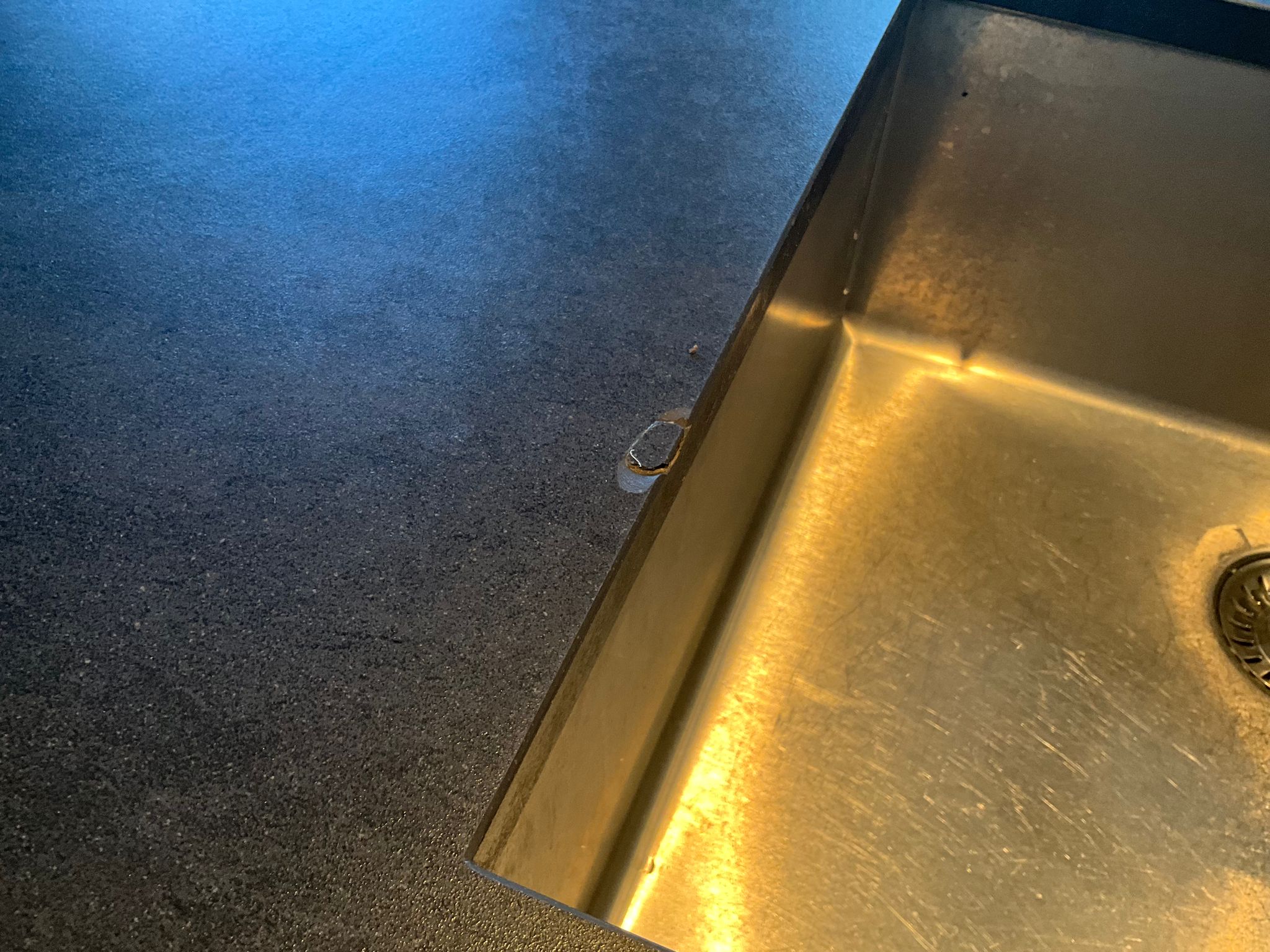 04471 - Modern witte schiereiland keuken