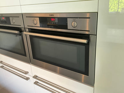 04471 - Modern witte schiereiland keuken