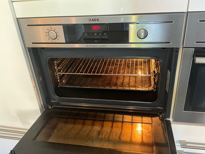 04471 - Modern witte schiereiland keuken