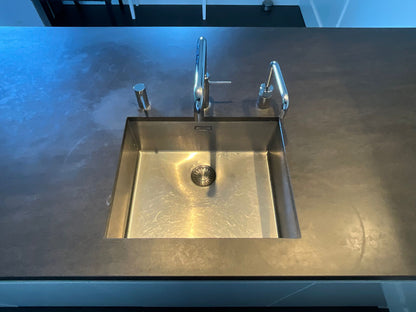 04471 - Modern witte schiereiland keuken
