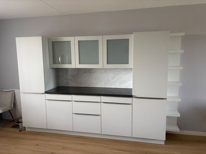 03997 - Witte parallel keuken
