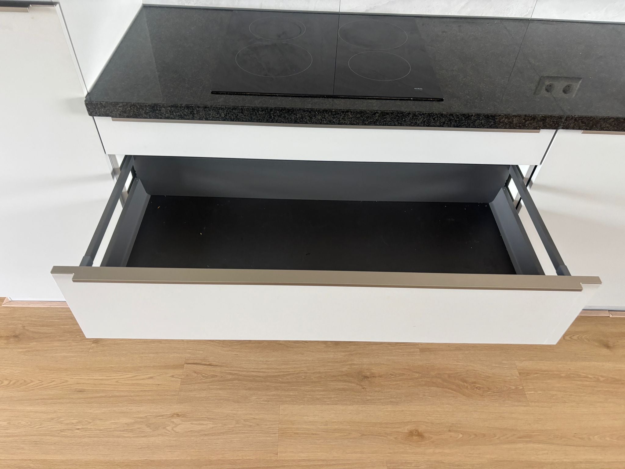 03997 - Witte parallel keuken