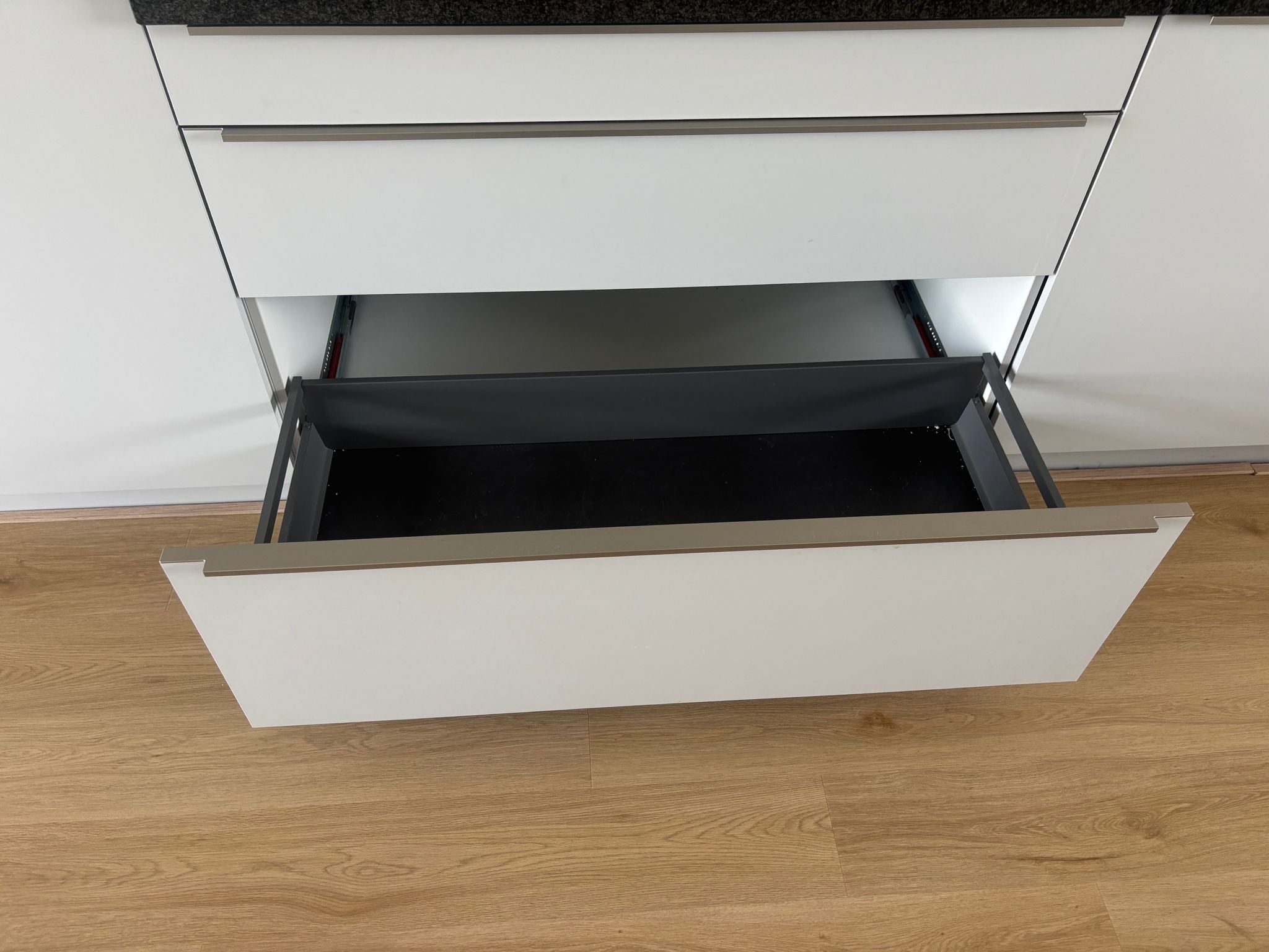 03997 - Witte parallel keuken
