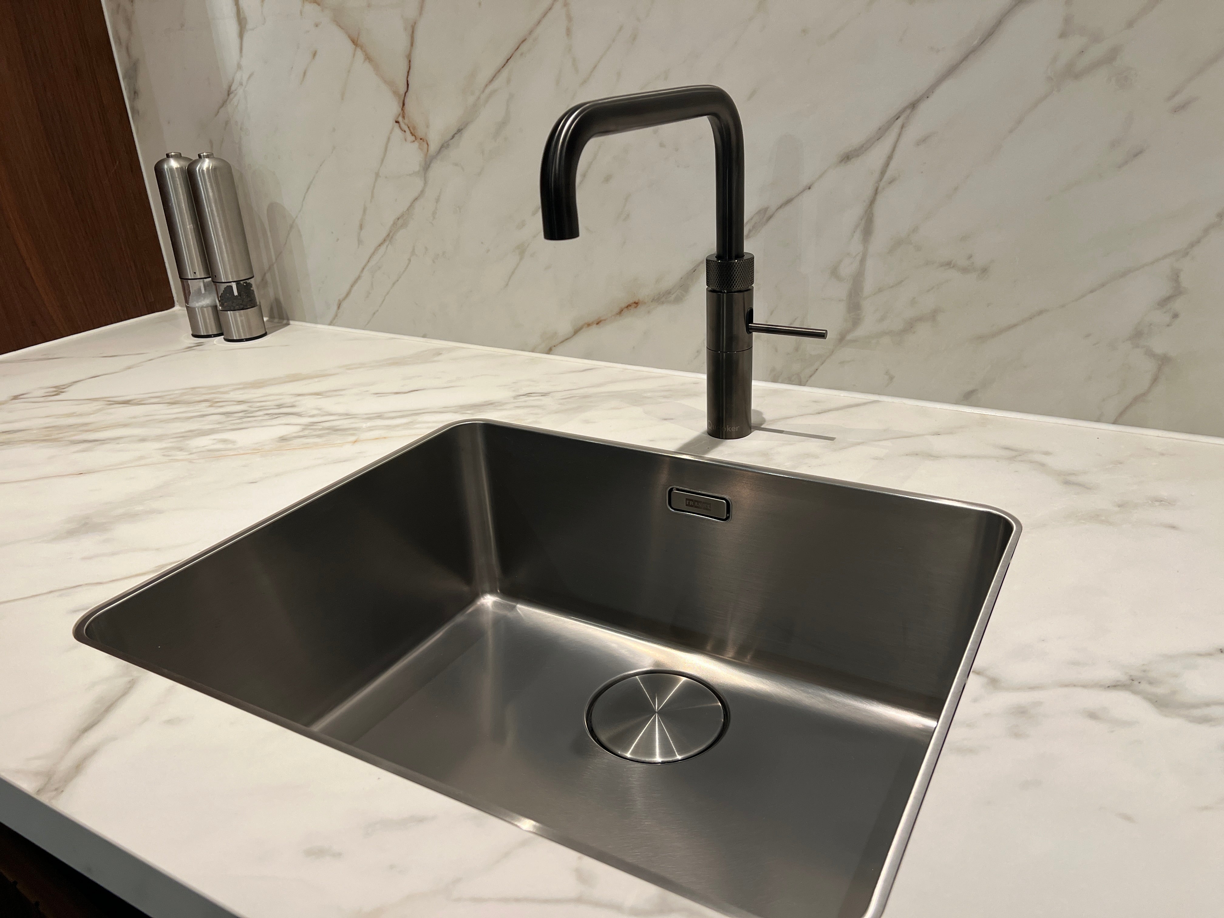 04617 - Hollands maatwerk eilandkeuken