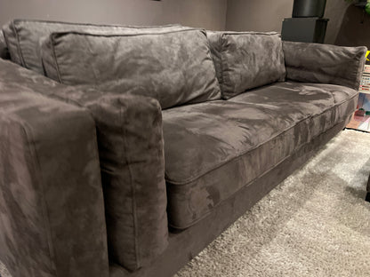 04967 - Luxe velvet bank met hocker in taupe/antraciet