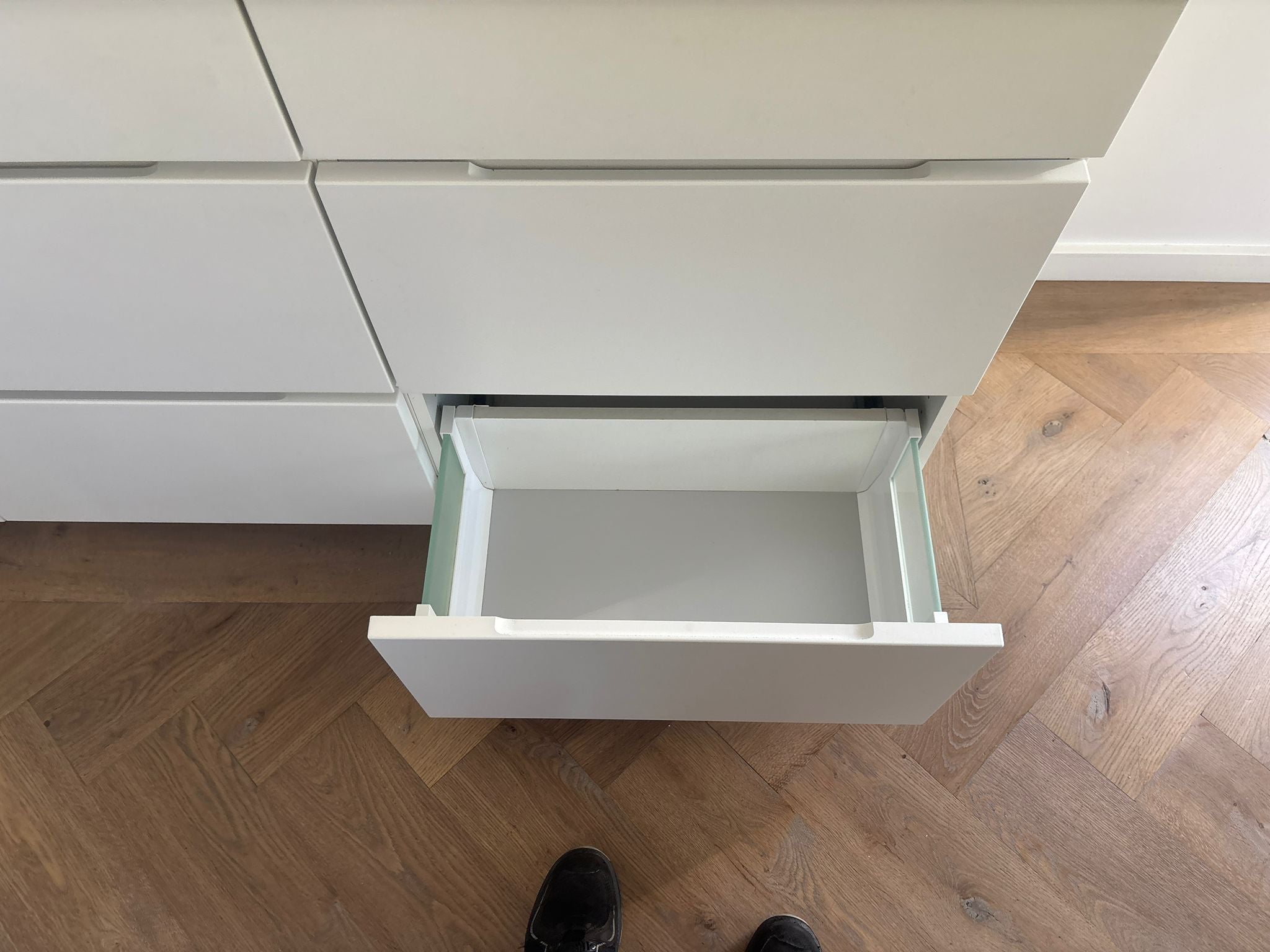 04845 - Witte eilandkeuken met bar