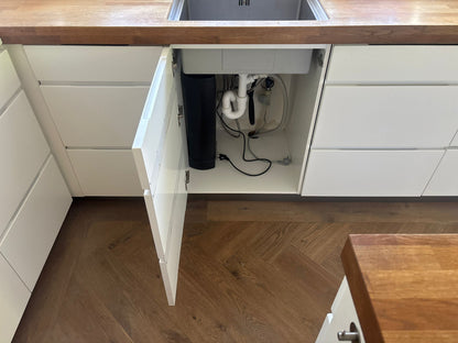 04845 - Witte eilandkeuken met bar