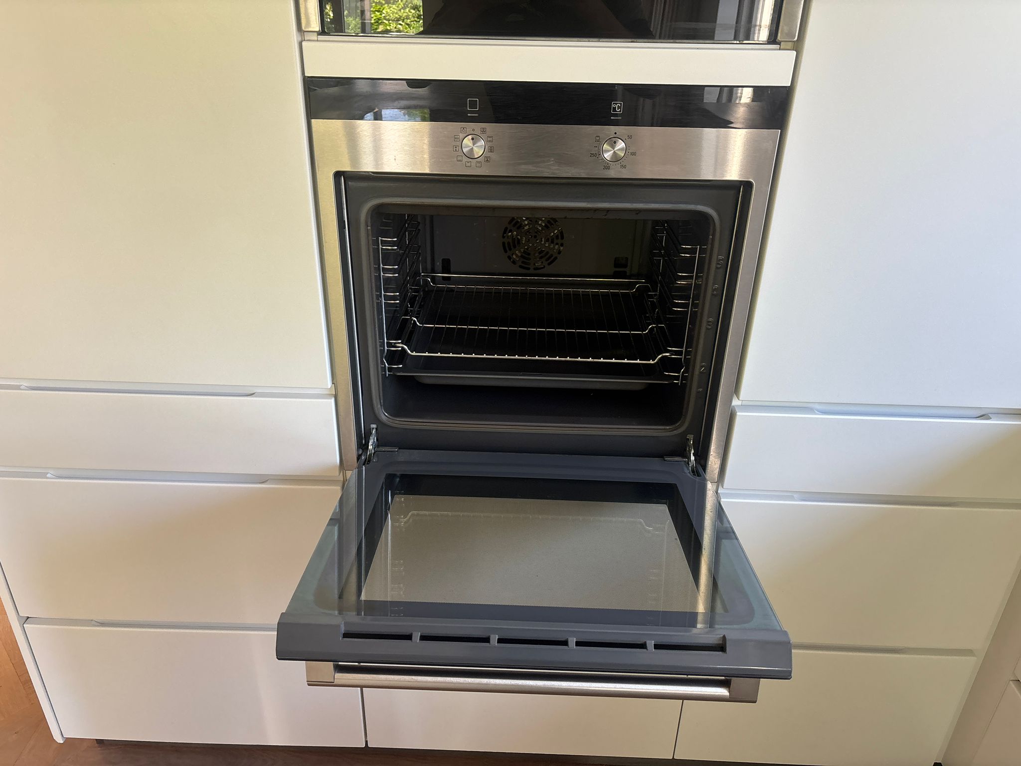 04845 - Witte eilandkeuken met bar