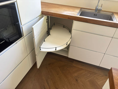 04845 - Witte eilandkeuken met bar