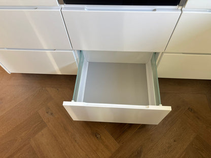 04845 - Witte eilandkeuken met bar