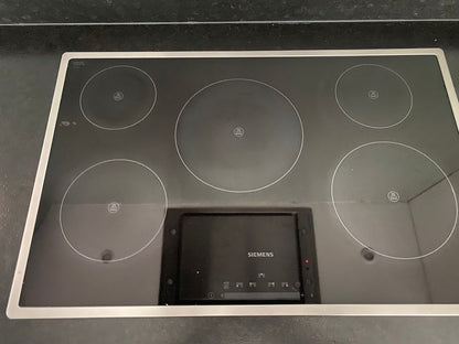02899 - Hoogglans schiereiland keuken