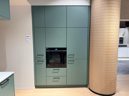 05105 - Schüller eilandkeuken met organische eettafel