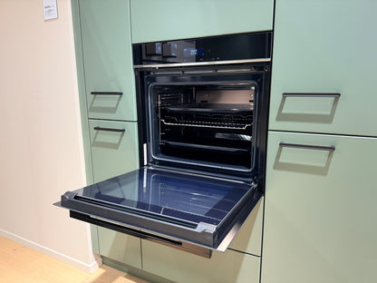 05105 - Schüller eilandkeuken met organische eettafel