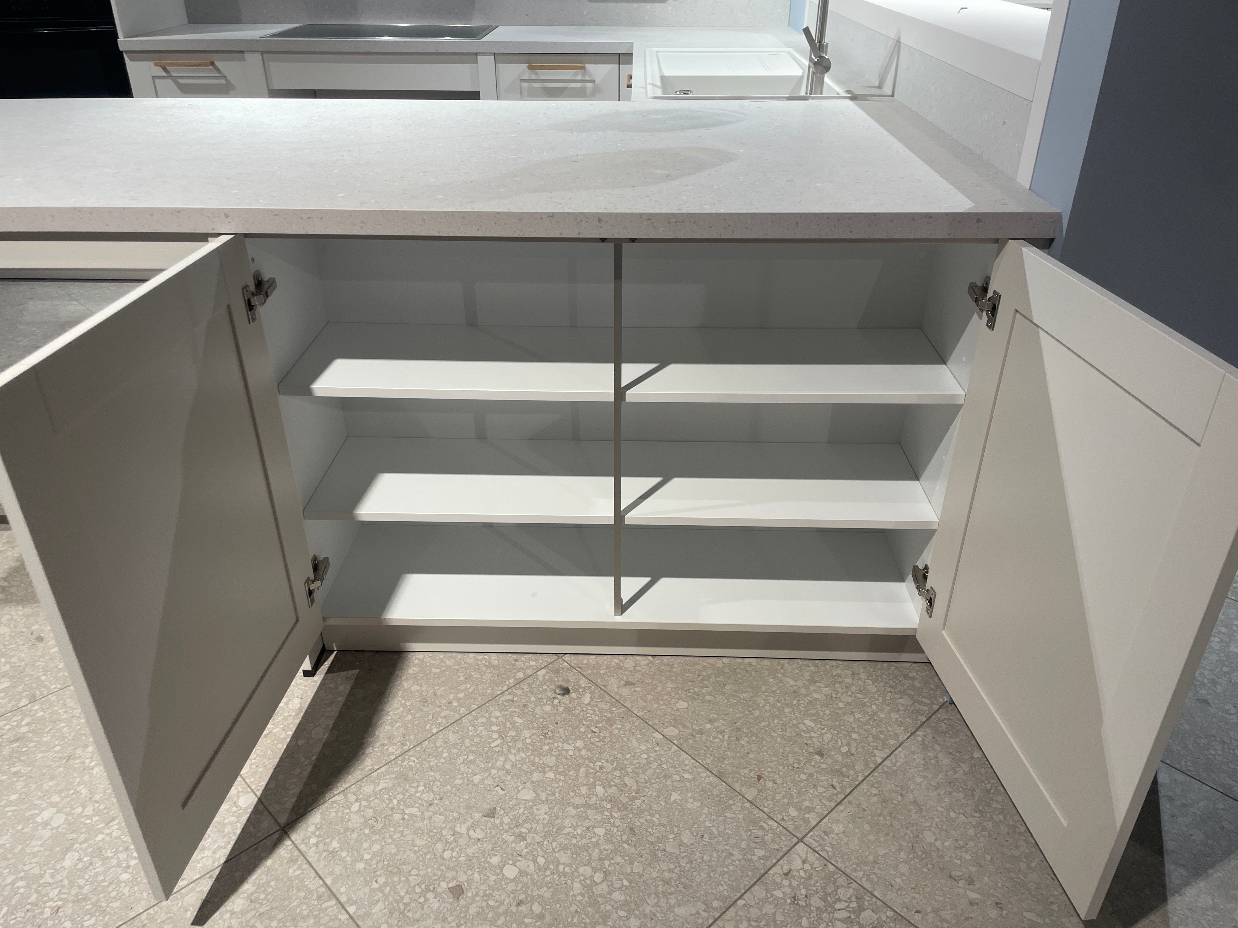 05101 - Schüller Landelijke U-Keuken