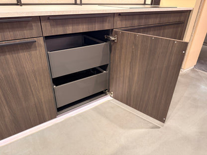 05107 - Schüller eilandkeuken met geïntengreerde tafel