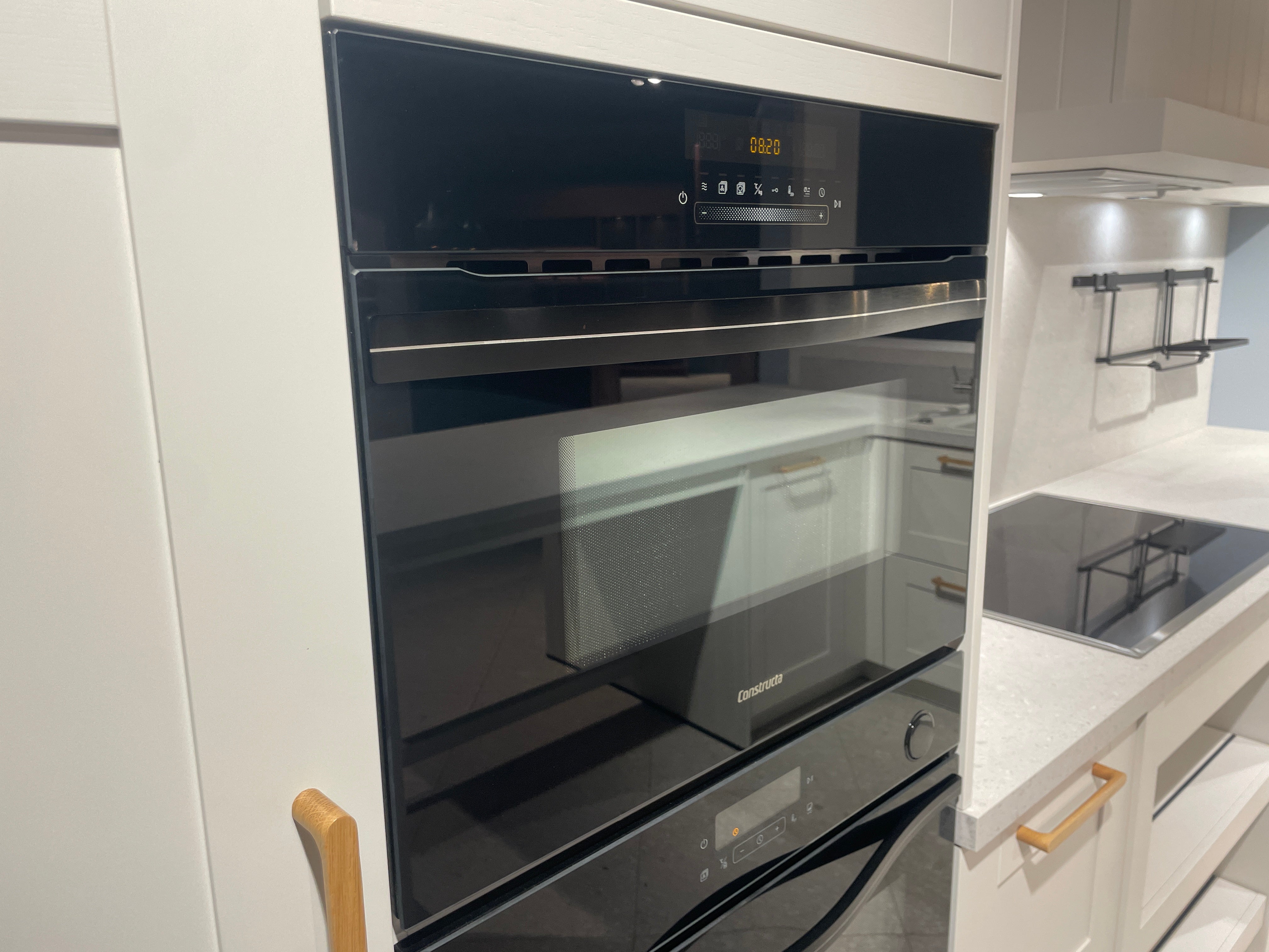 05101 - Schüller Landelijke U-Keuken
