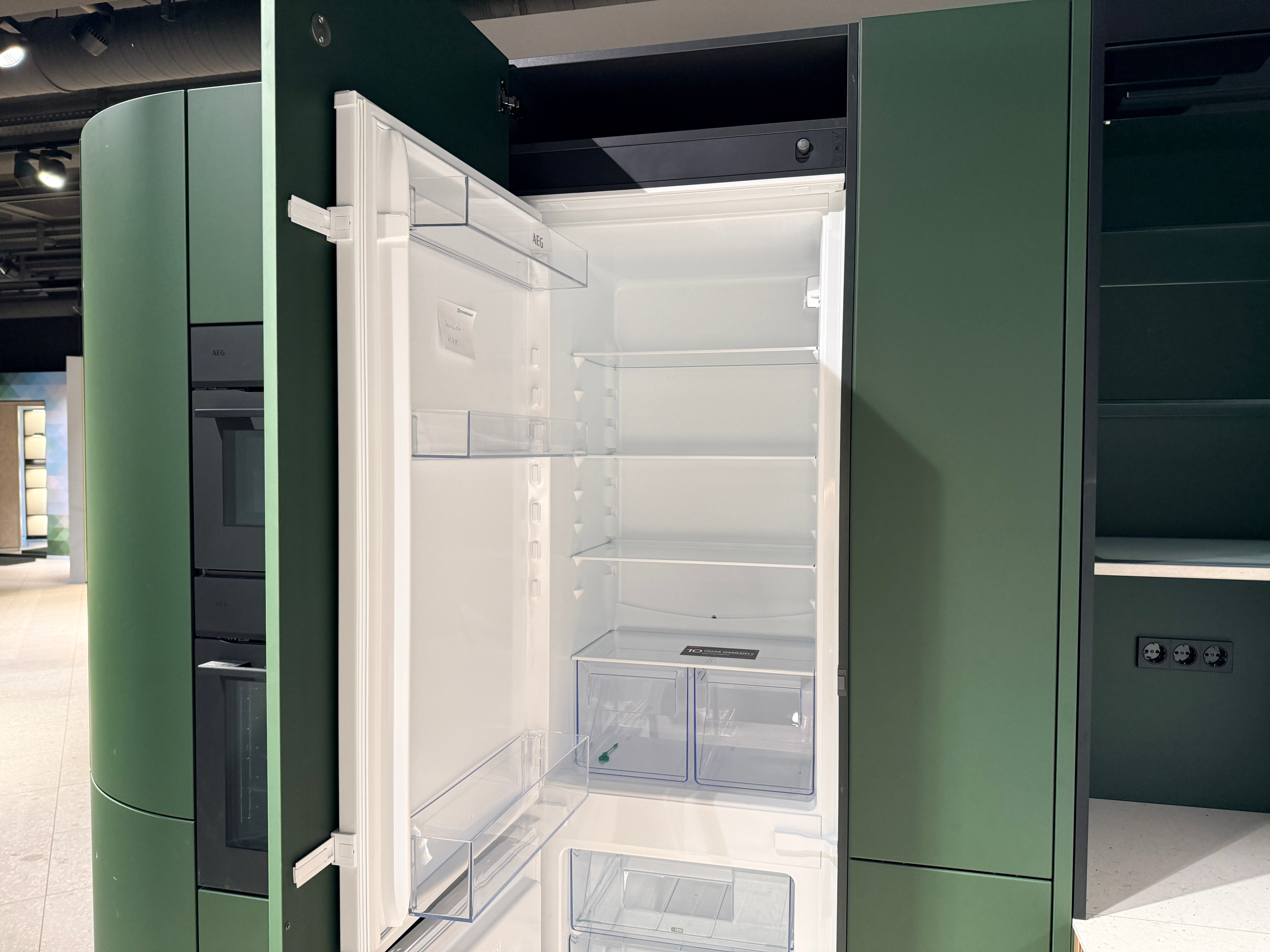 05109 - Schüller keuken met organische kastenwand