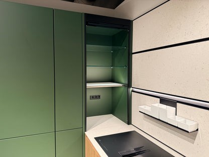 05109 - Schüller keuken met organische kastenwand