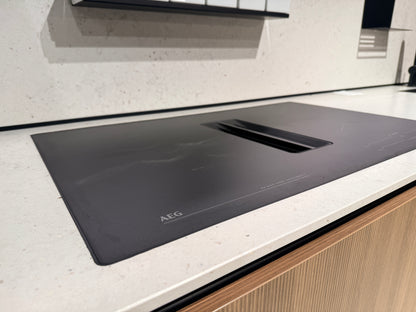 05109 - Schüller keuken met organische kastenwand