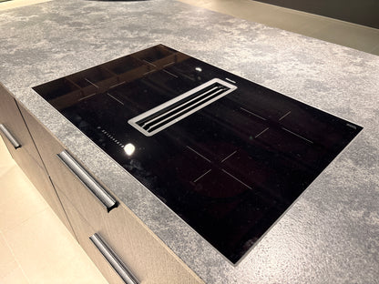 05073 - Next125 Designkeuken met Spiegelend Eiland en Geïntegreerde Bartafel