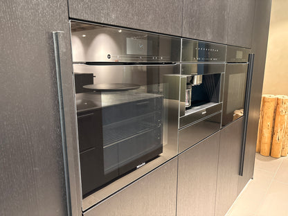 05073 - Next125 Designkeuken met Spiegelend Eiland en Geïntegreerde Bartafel
