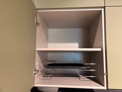 05075 - Next 125 eilandkeuken in saliegroen met luxe kastenwand