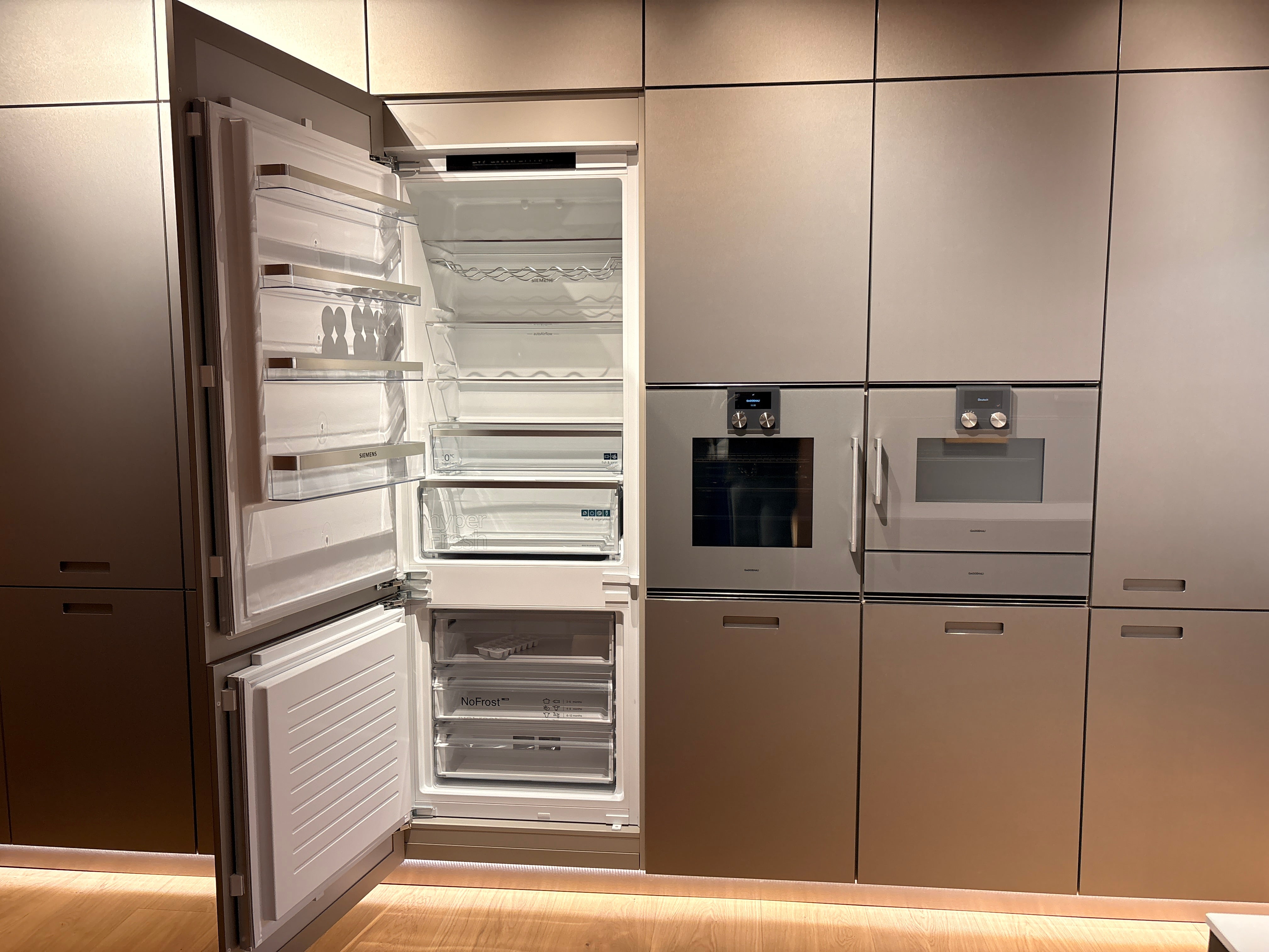 05079 - Next125 RVS Designkeuken met Luxe Kastenwand
