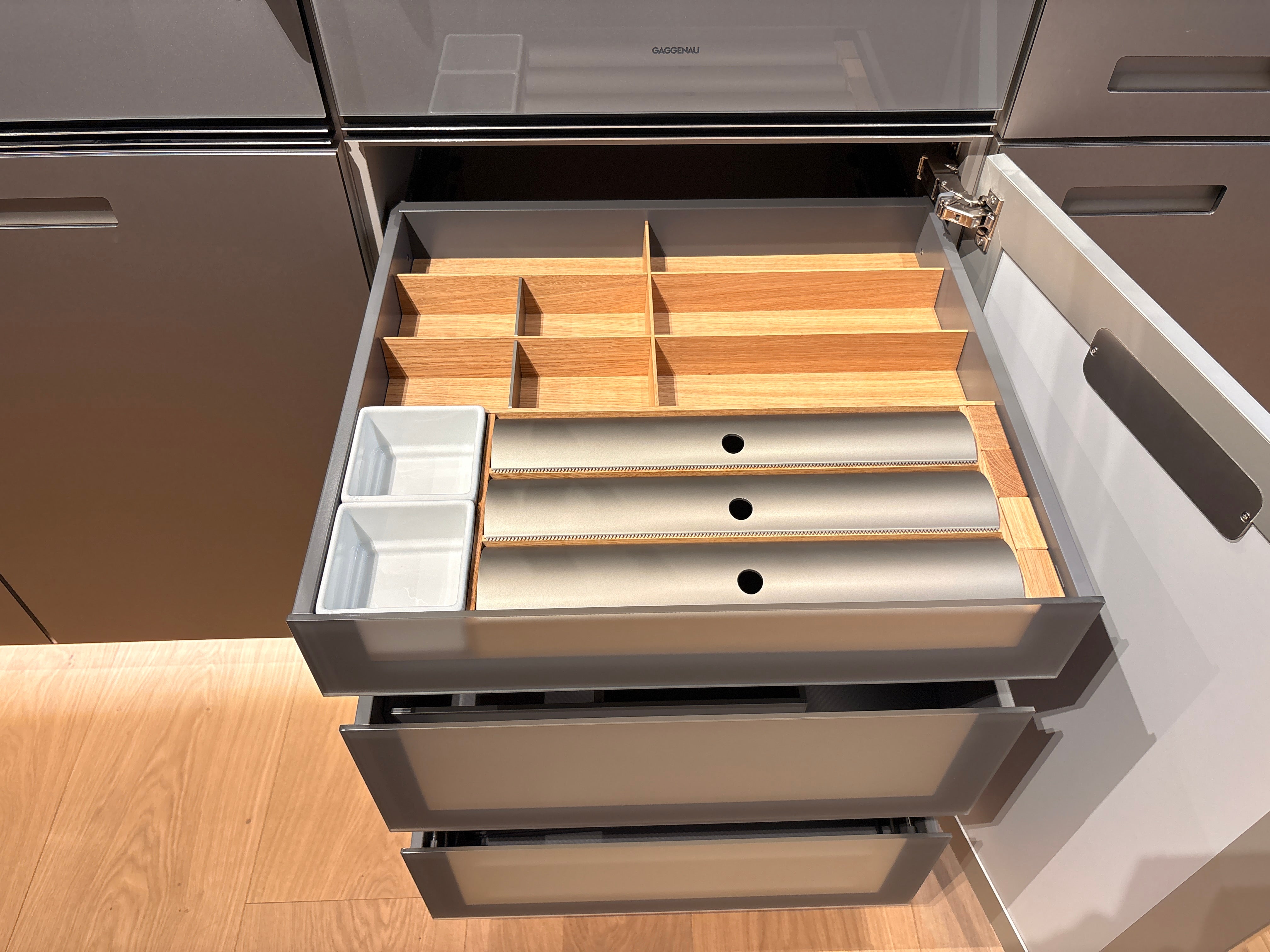 05079 - Next125 RVS Designkeuken met Luxe Kastenwand