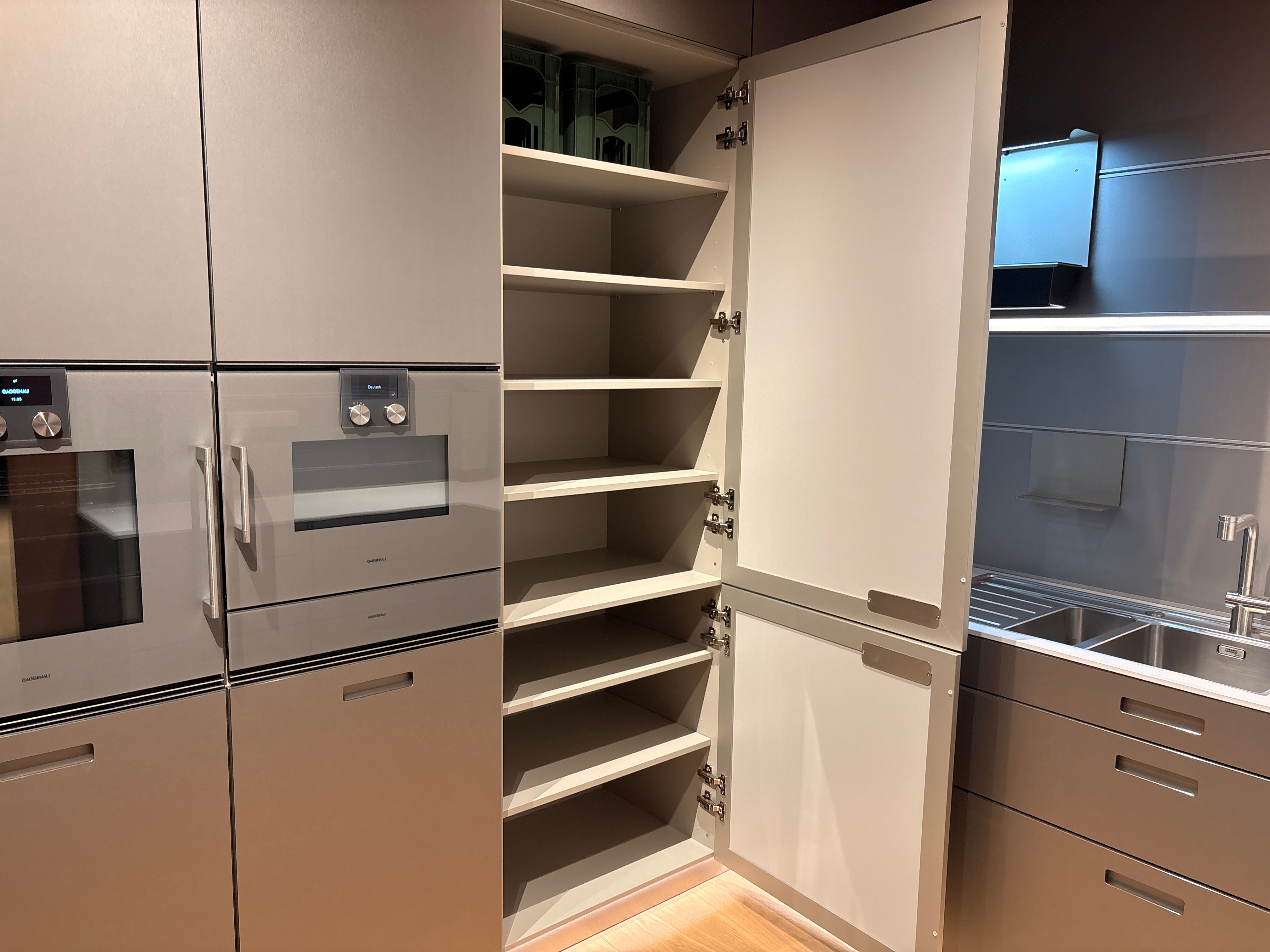05079 - Next125 RVS Designkeuken met Luxe Kastenwand