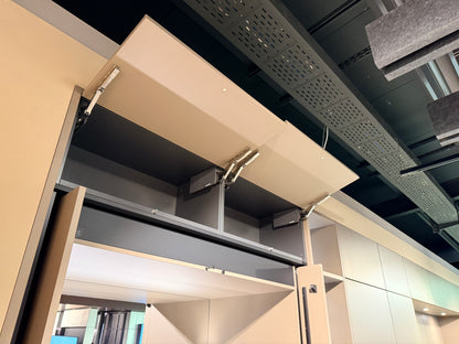 05087 - Next 125 design eilandkeuken met luxe kastenwand