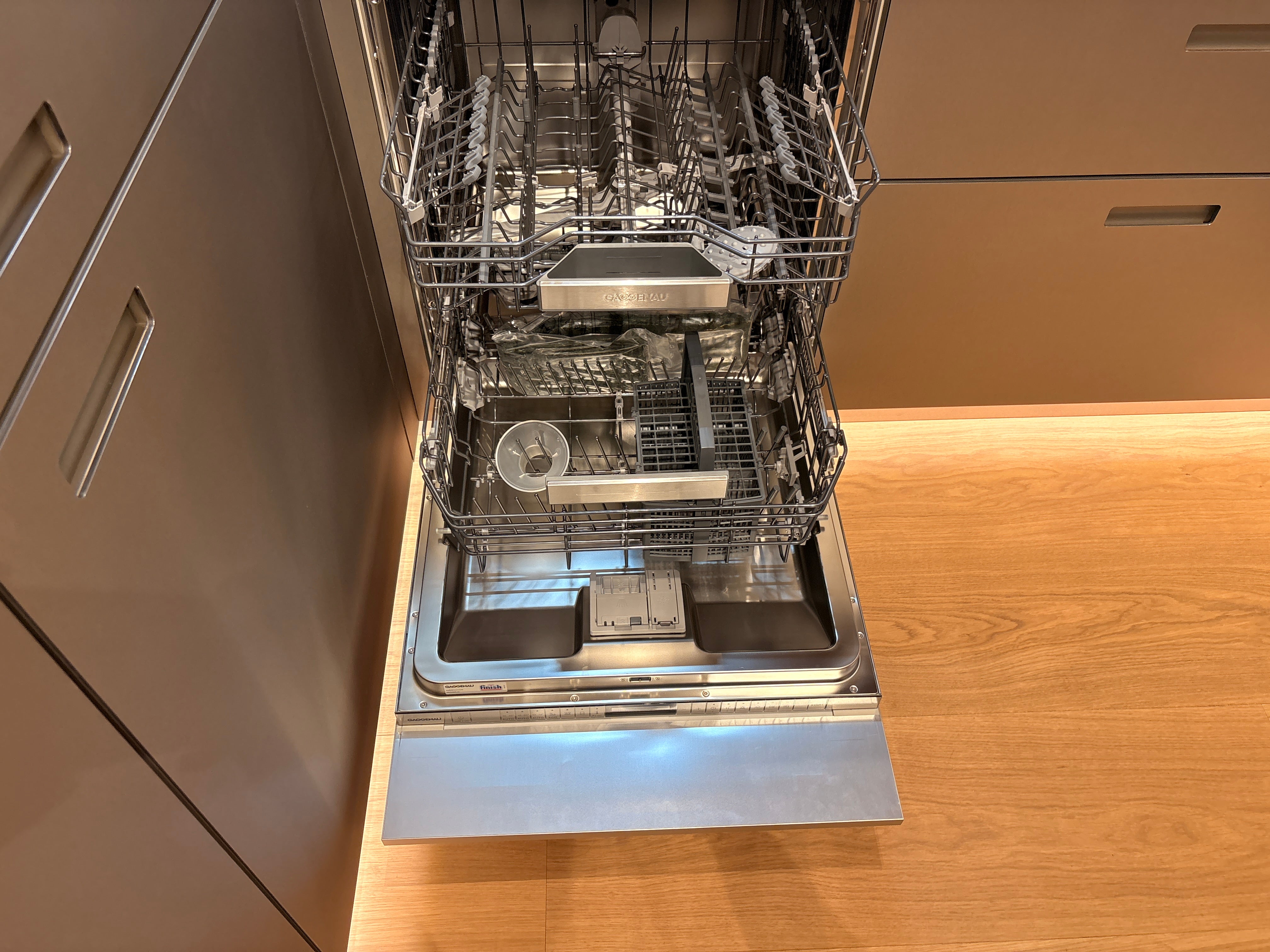 05079 - Next125 RVS Designkeuken met Luxe Kastenwand