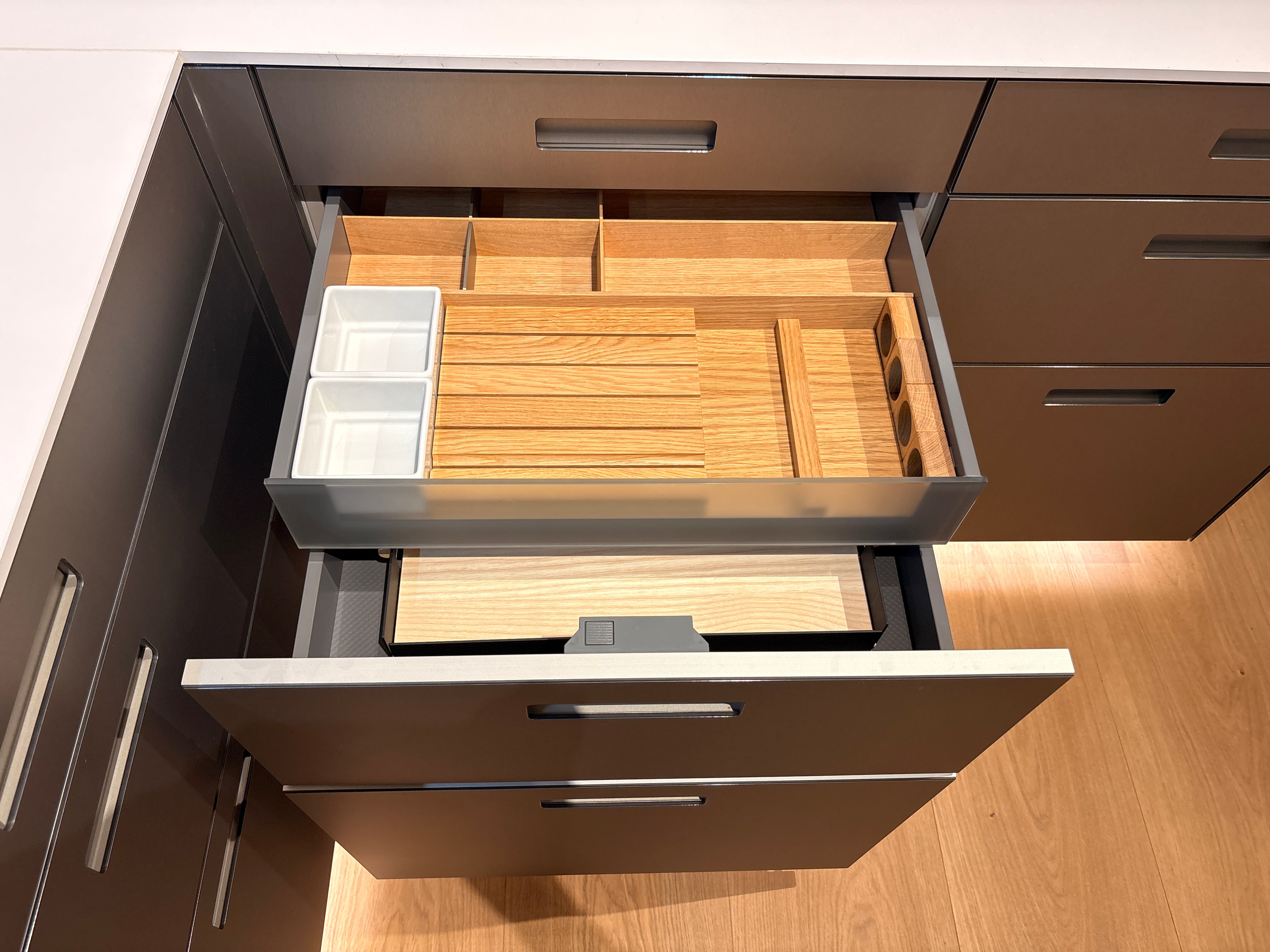 05079 - Next125 RVS Designkeuken met Luxe Kastenwand