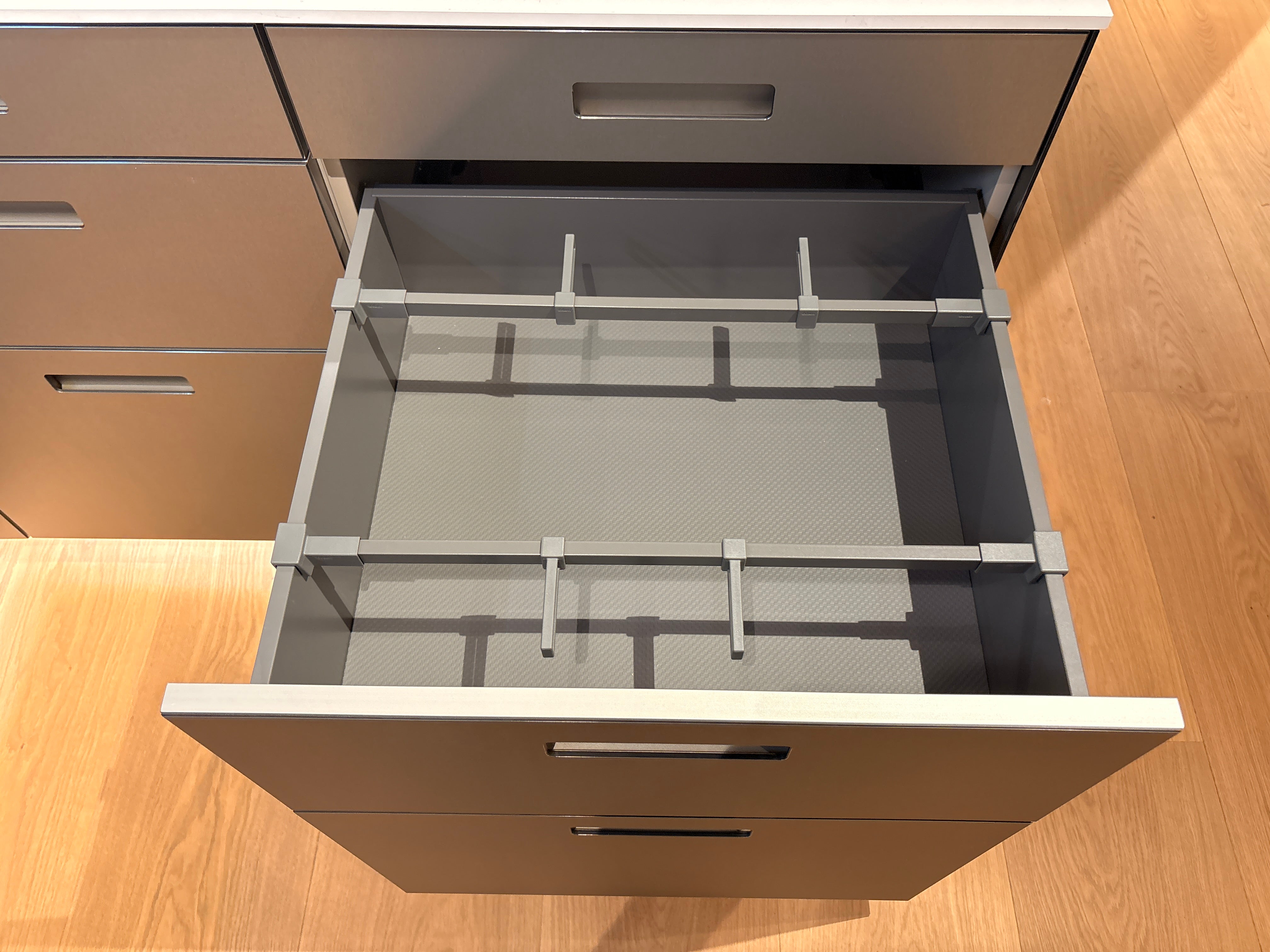 05079 - Next125 RVS Designkeuken met Luxe Kastenwand