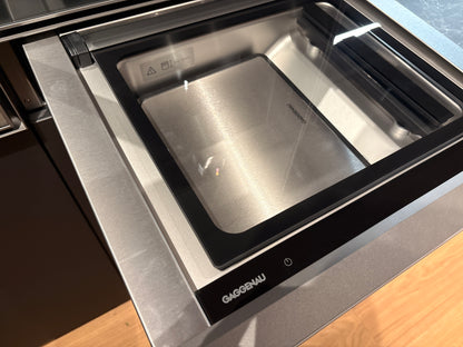 05081 - Next125 designkeuken met blauw eiland, wijnklimaatkast en luxe kastenwand