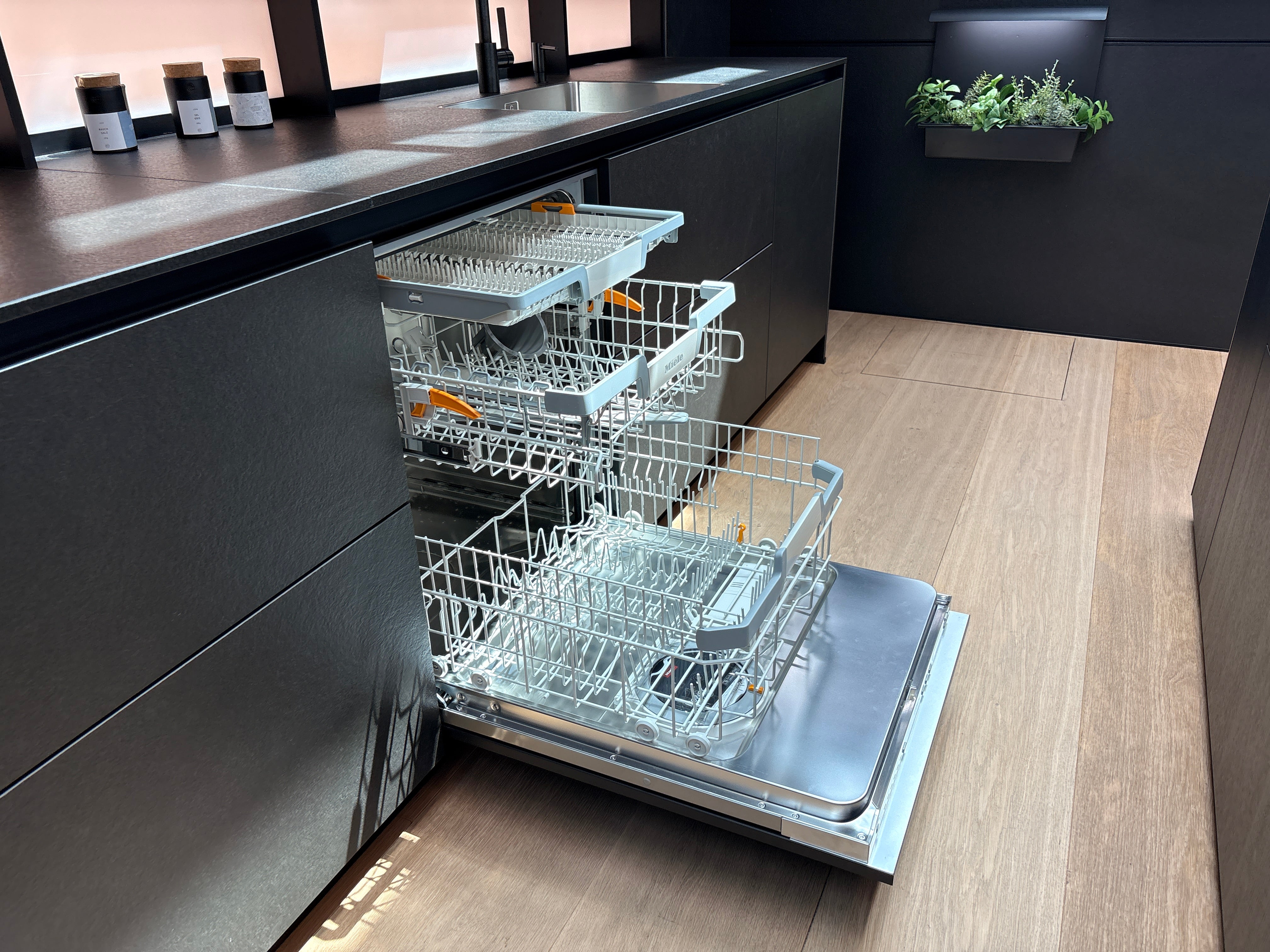 05123 - Schüller design keuken met spiegel eiland