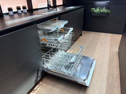 05123 - Schüller design keuken met spiegel eiland