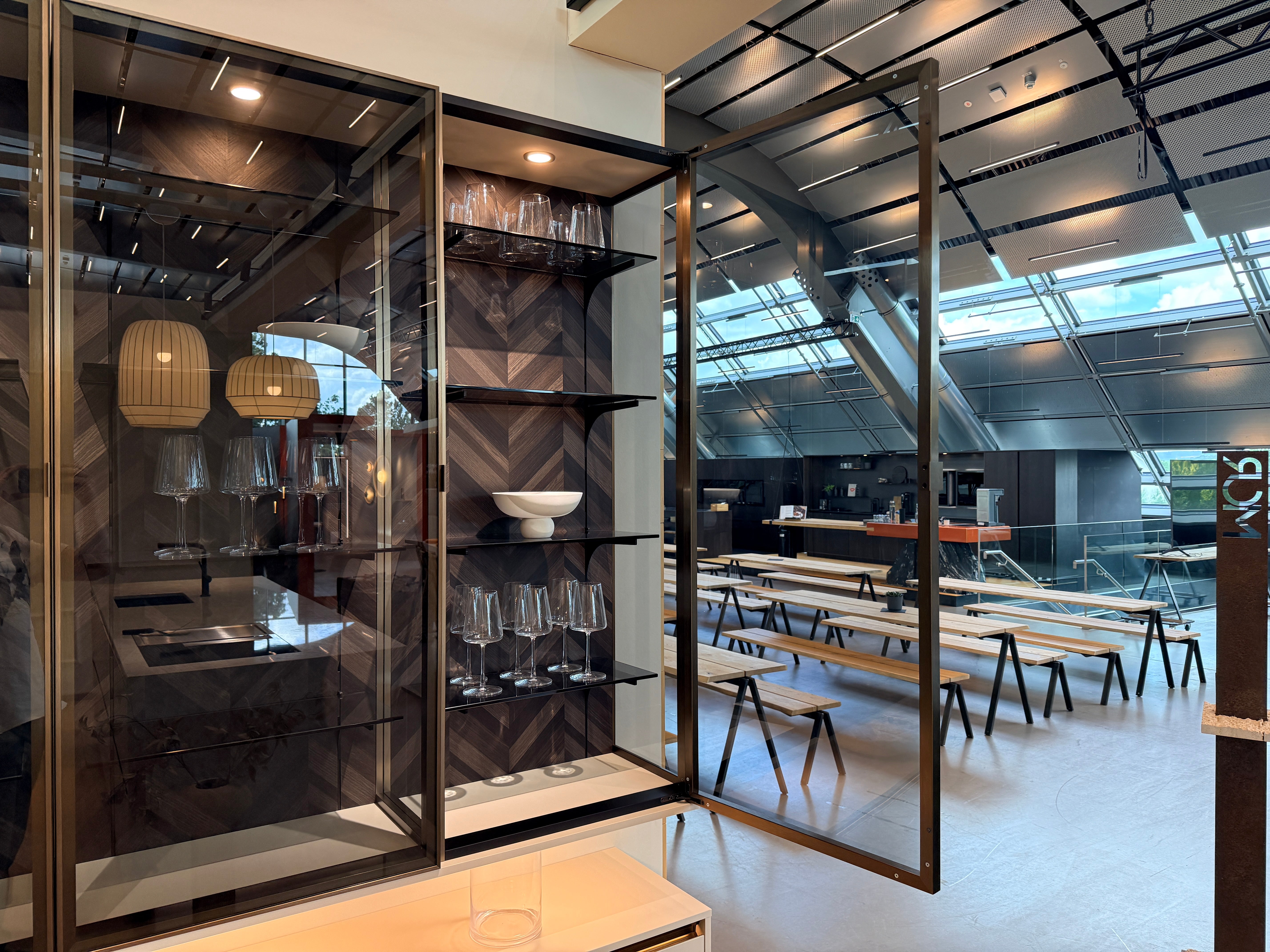 05127 - Vitrine meubel Pronorm
