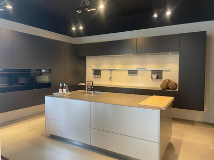 05173 - Luxe eilandkeuken met RVS front