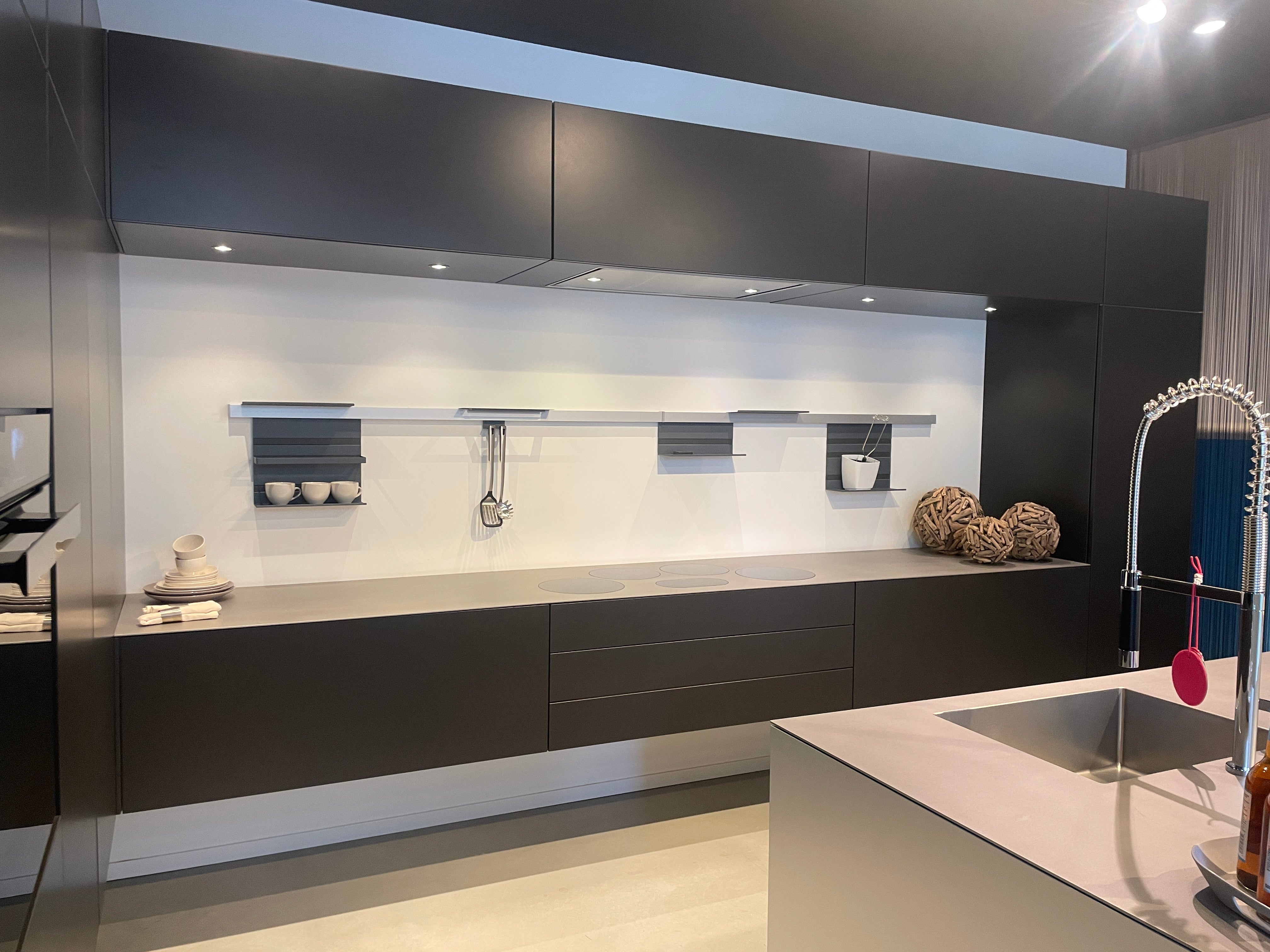05173 - Luxe eilandkeuken met RVS front