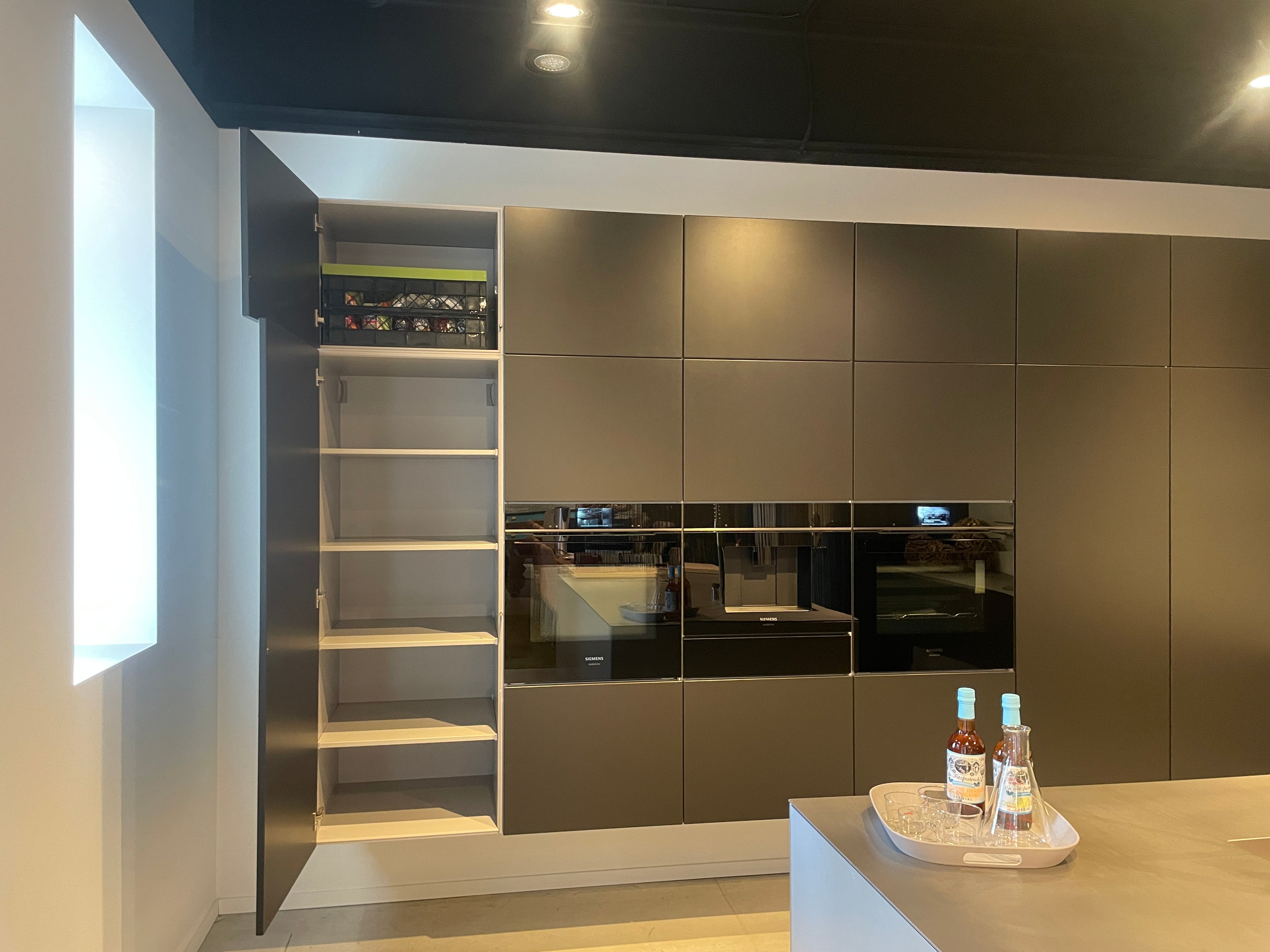 05173 - Luxe eilandkeuken met RVS front