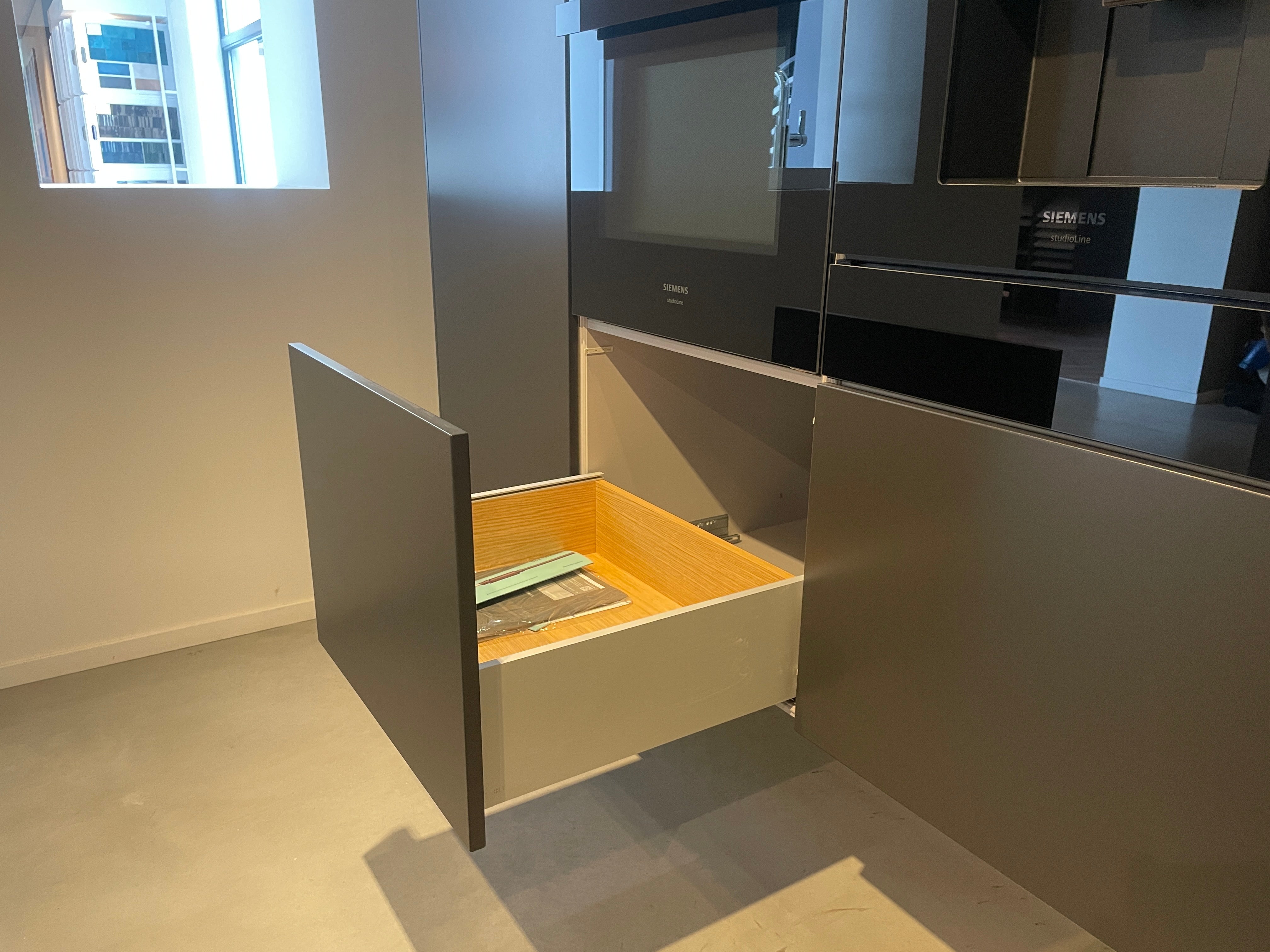 05173 - Luxe eilandkeuken met RVS front