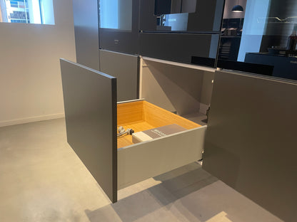 05173 - Luxe eilandkeuken met RVS front
