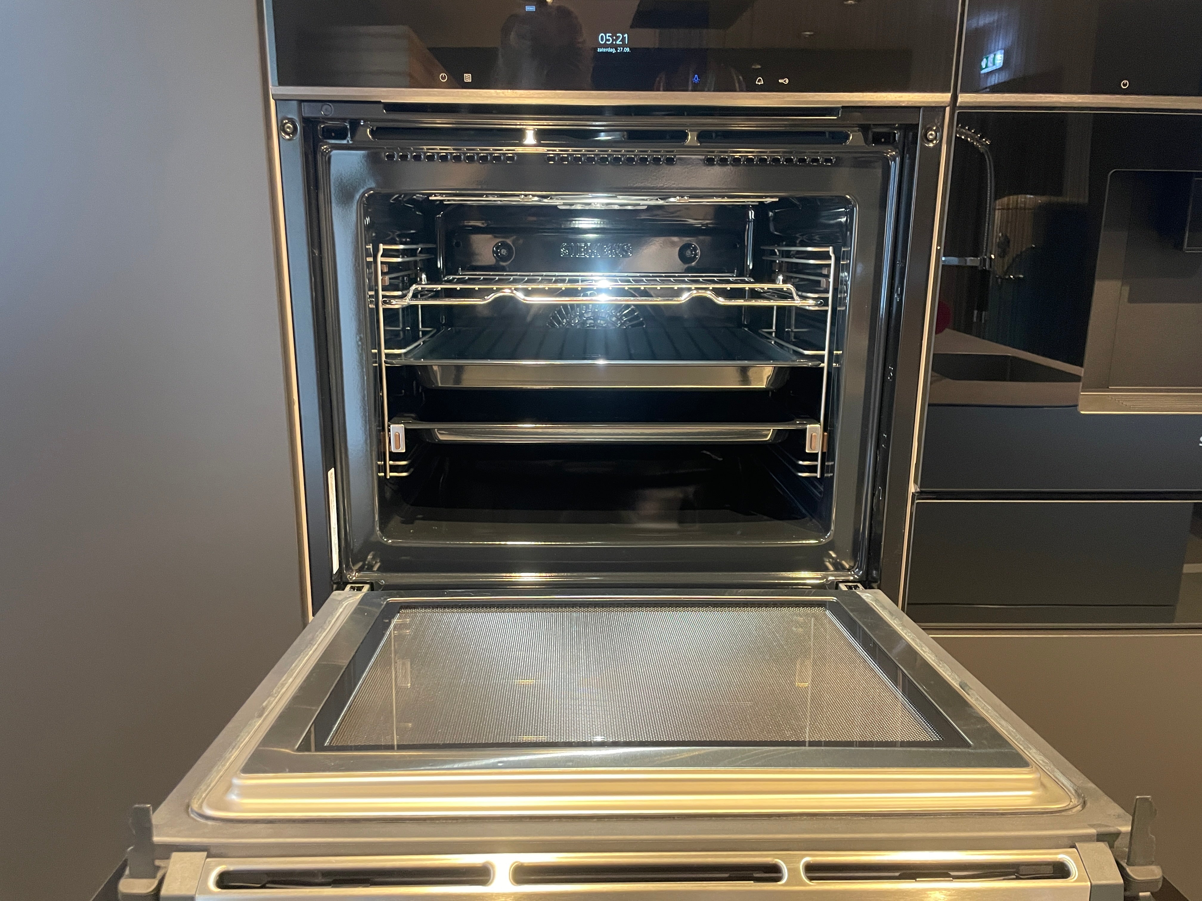 05173 - Luxe eilandkeuken met RVS front