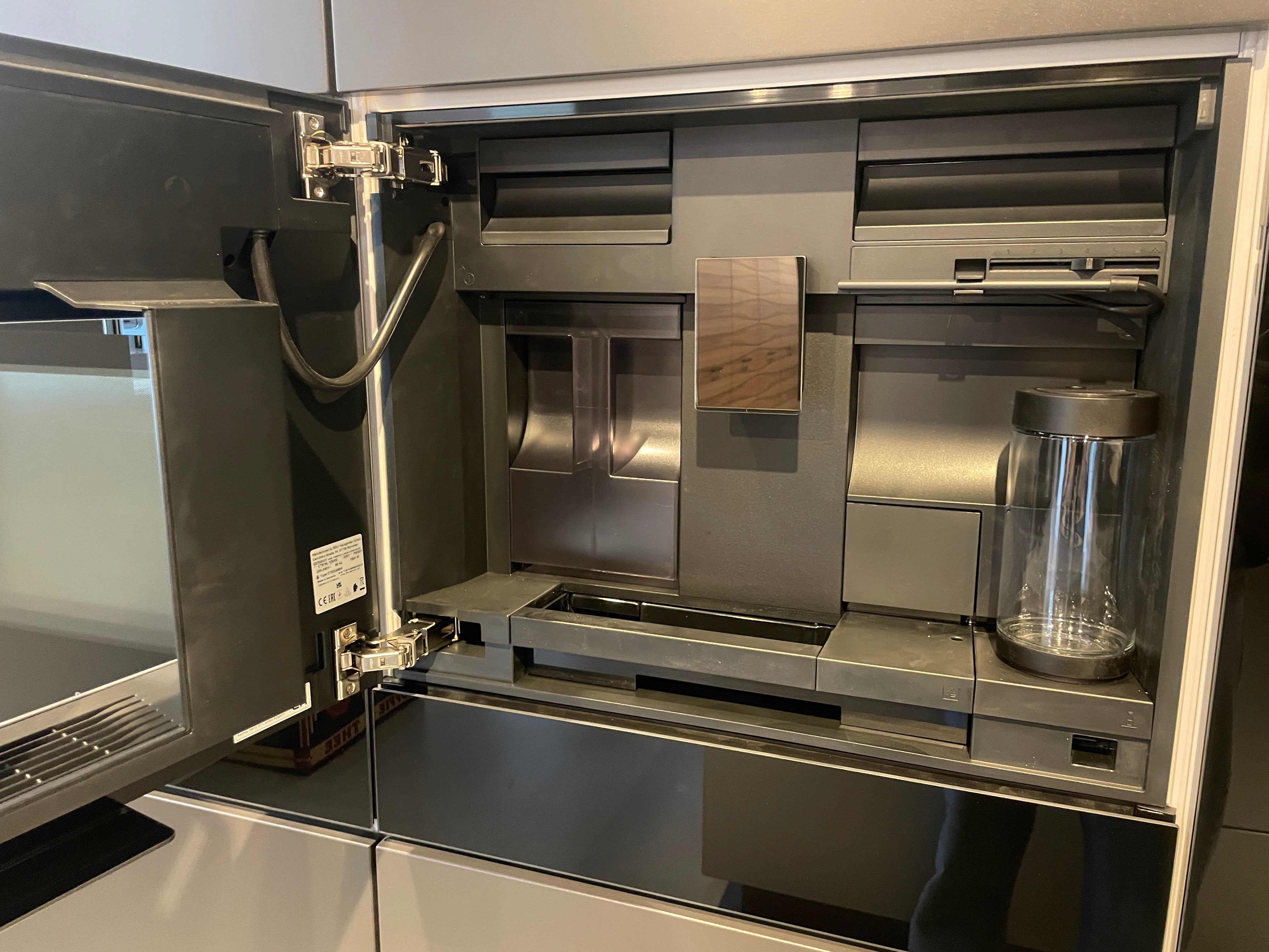05173 - Luxe eilandkeuken met RVS front
