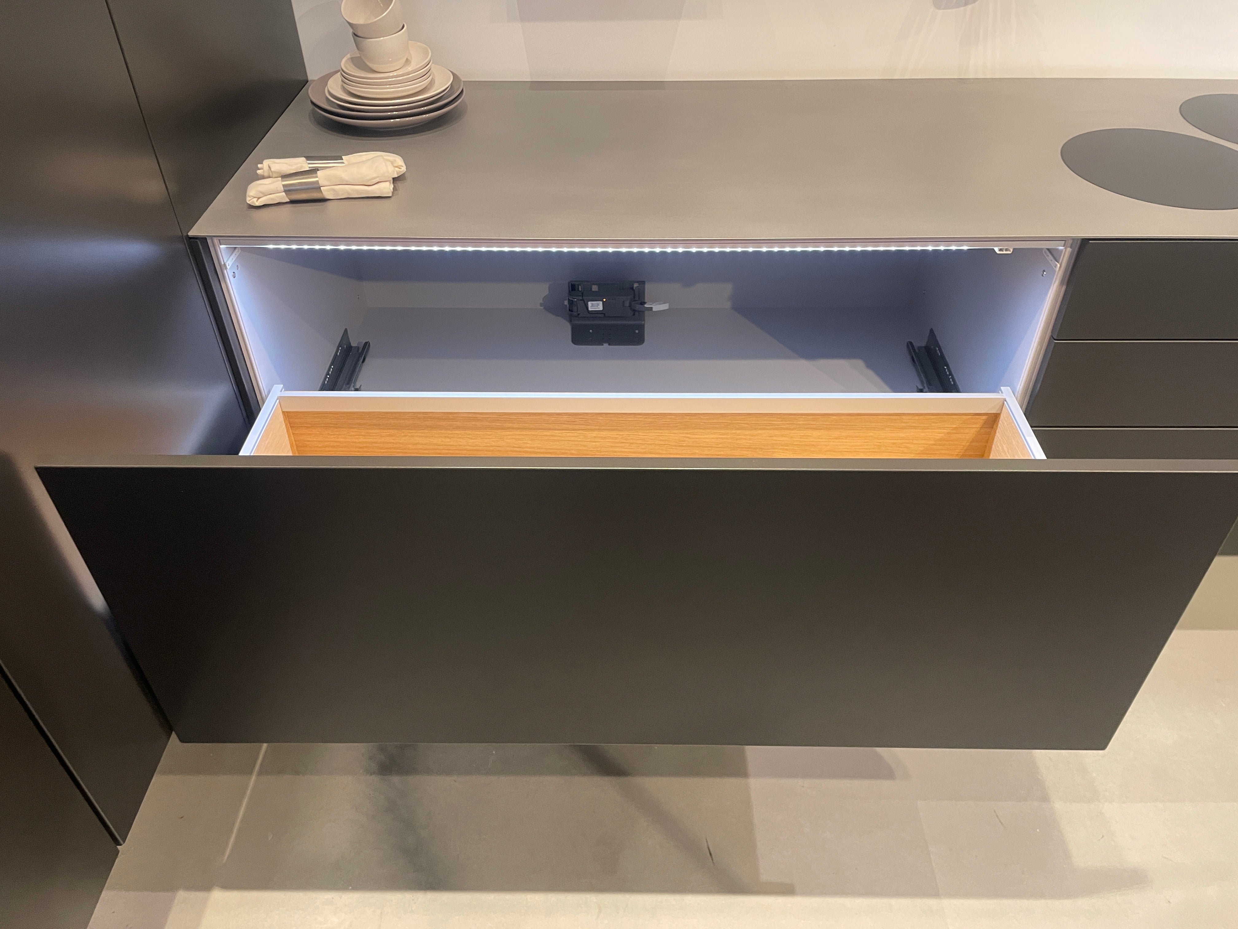 05173 - Luxe eilandkeuken met RVS front