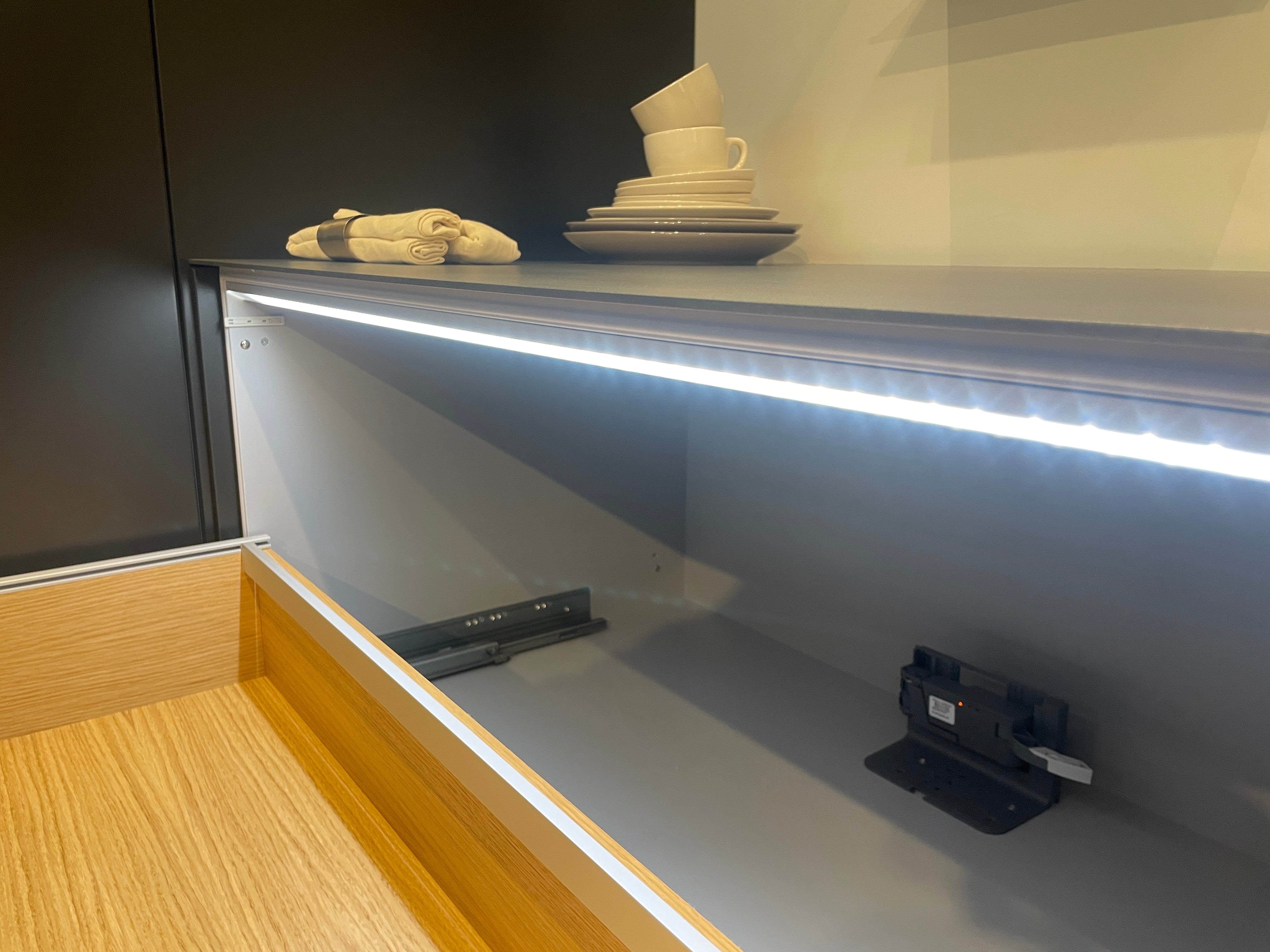05173 - Luxe eilandkeuken met RVS front