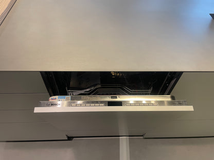 05173 - Luxe eilandkeuken met RVS front