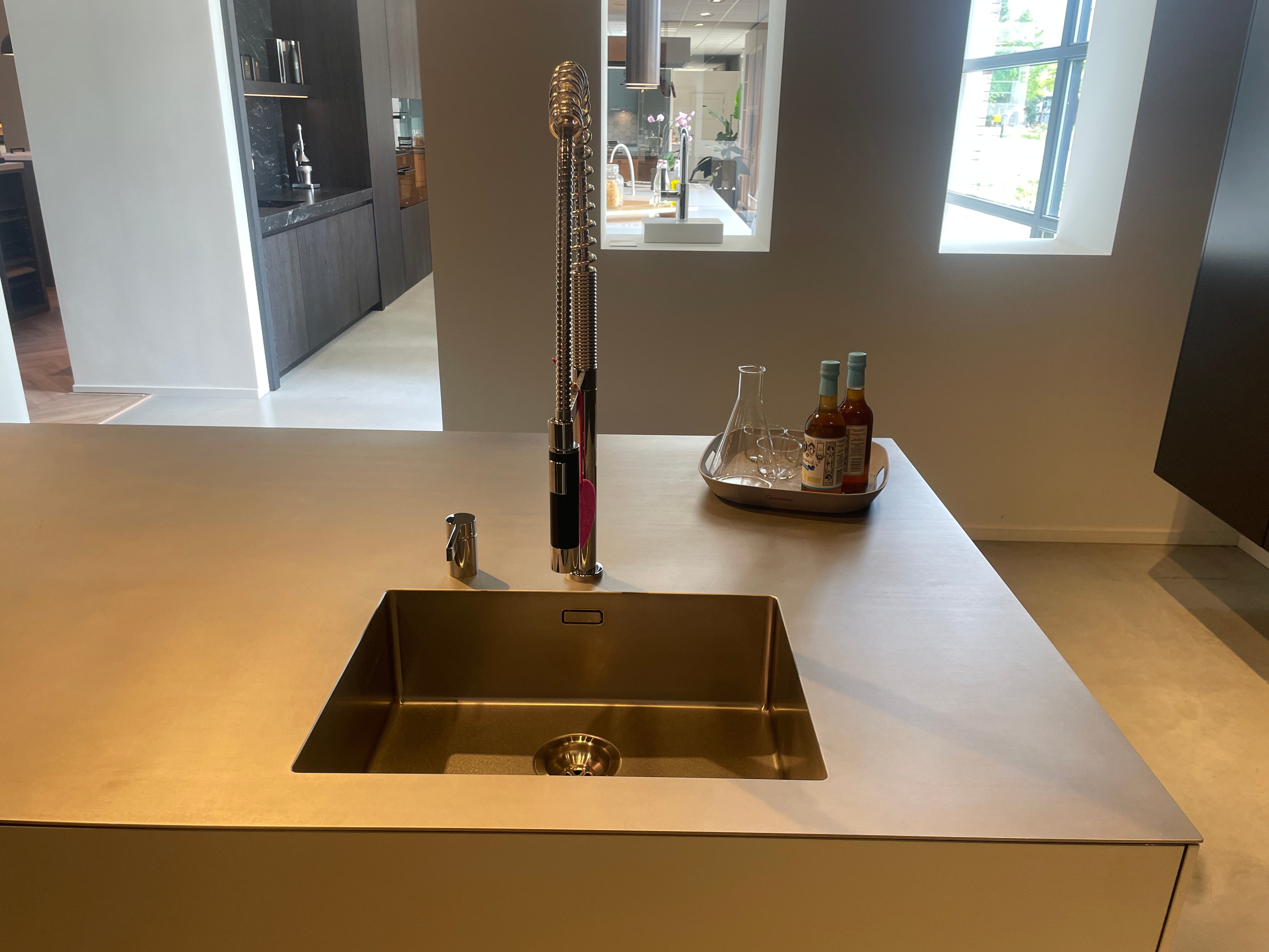 05173 - Luxe eilandkeuken met RVS front