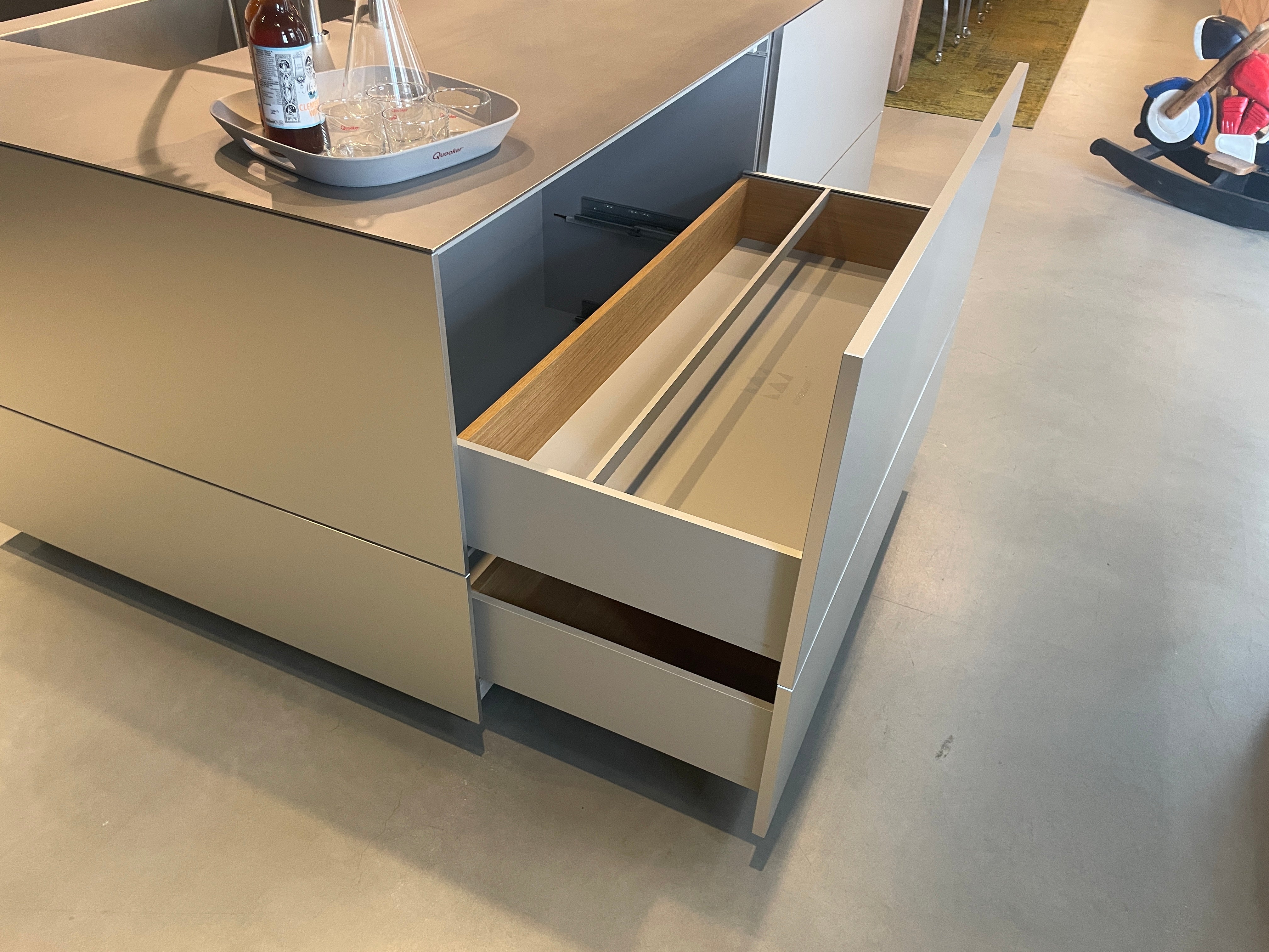 05173 - Luxe eilandkeuken met RVS front