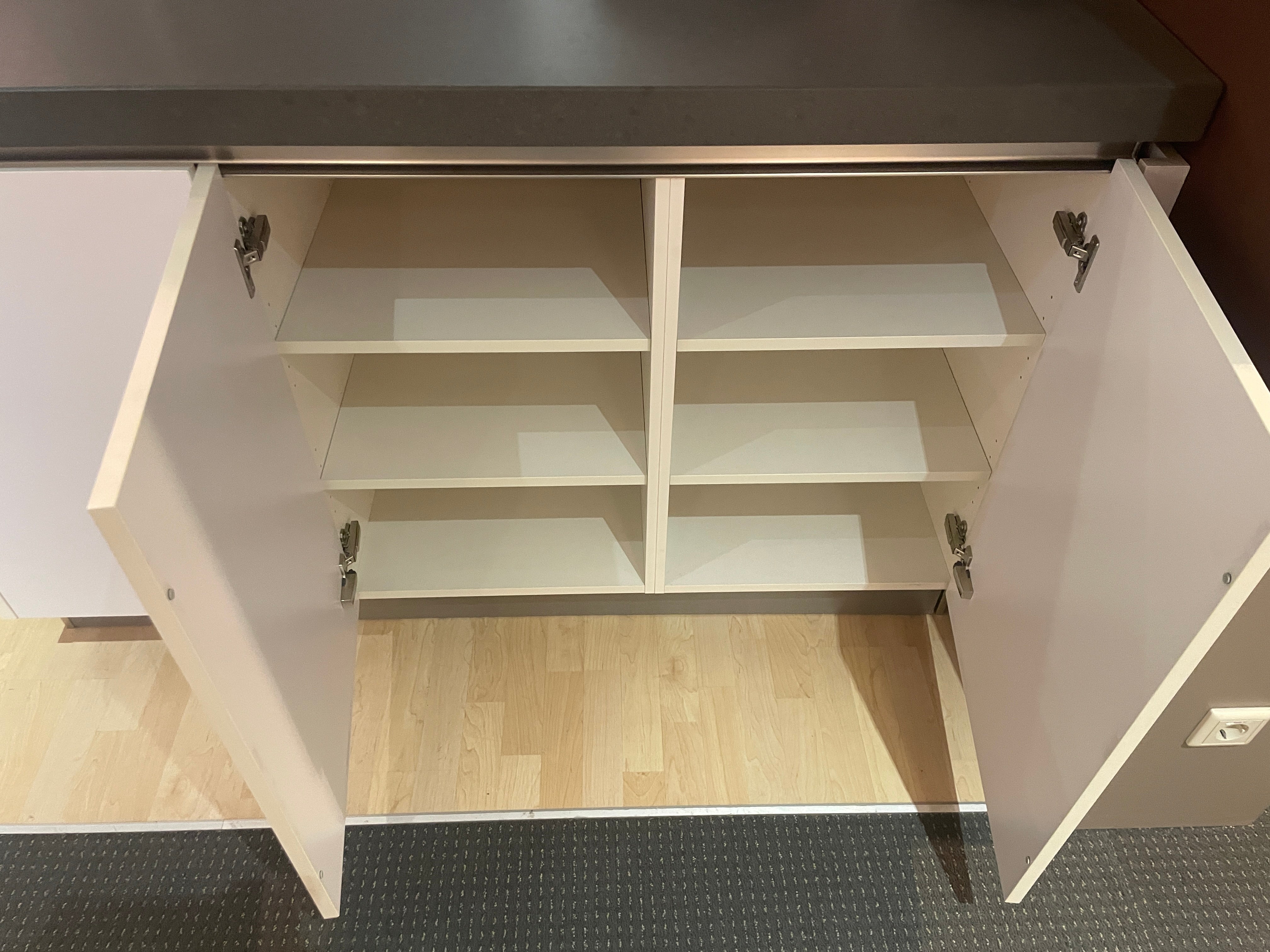 05191 - Moderne schiereiland keuken